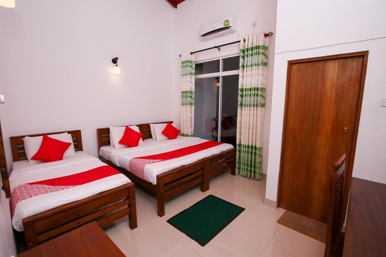 Oyo 438 Sarala Residence Hotel Kandy Exterior foto
