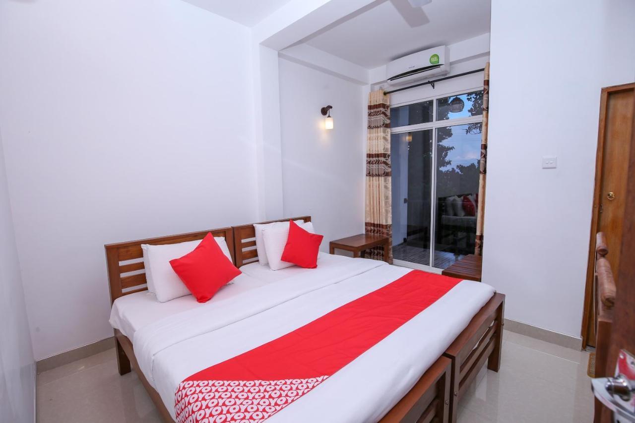 Oyo 438 Sarala Residence Hotel Kandy Exterior foto