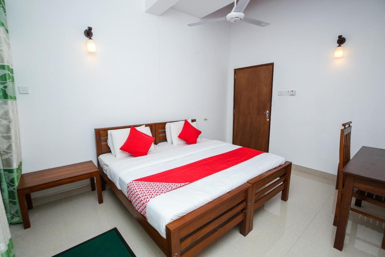 Oyo 438 Sarala Residence Hotel Kandy Exterior foto
