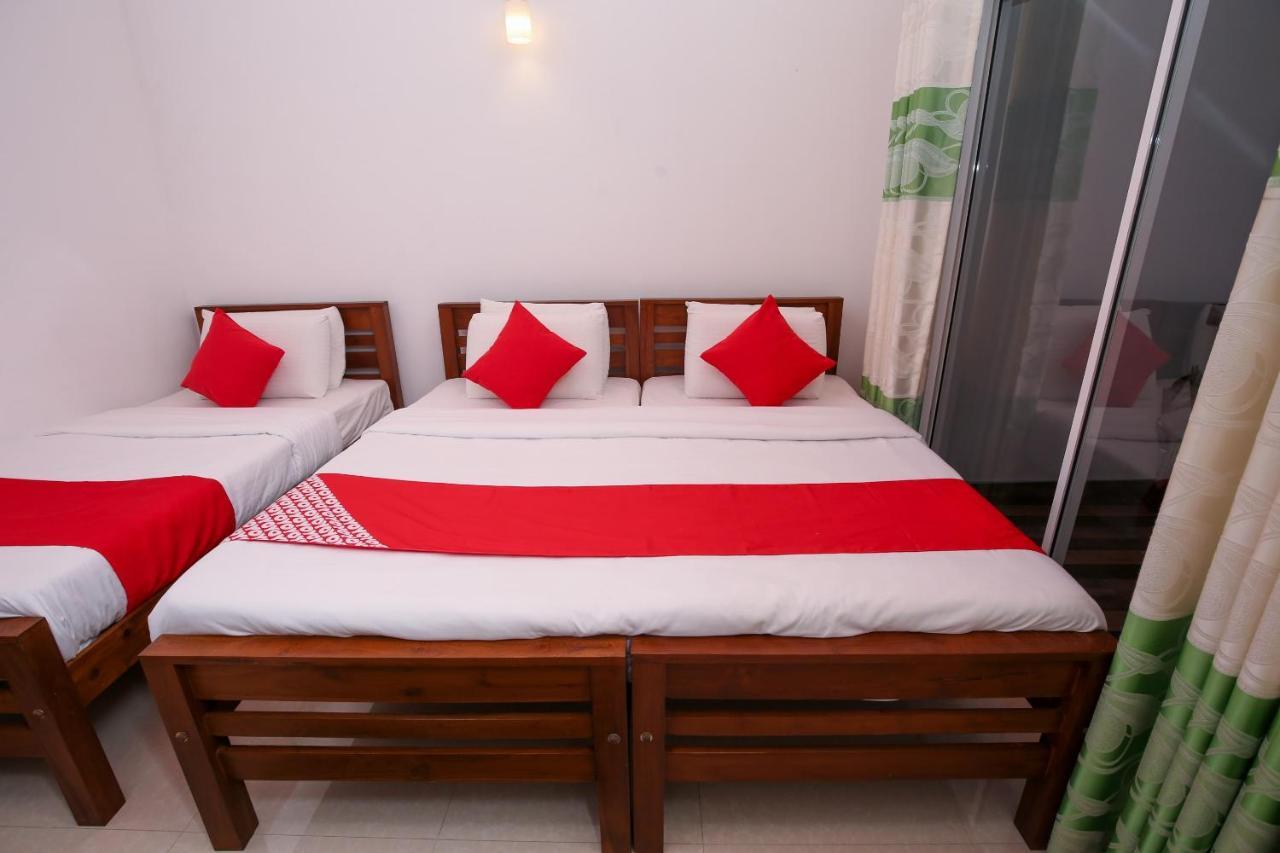 Oyo 438 Sarala Residence Hotel Kandy Exterior foto